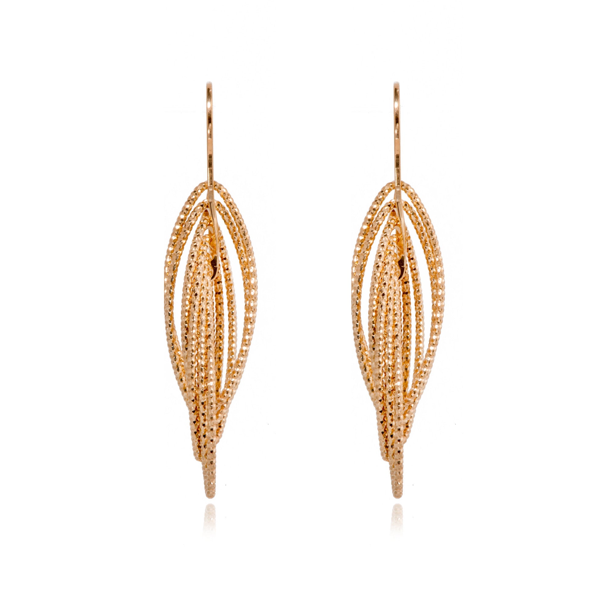 
Gold plated on silver multi ellipse intertwined 3D drop hook earrings, diamond cut, made in Italy, with a length of approximately 3 cm and a width of 1 cm.

